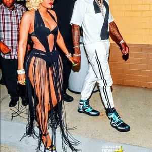 Meet your Posher, Crystal